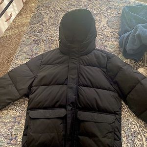 Hollister heavy weight puffer jacket (never used)
